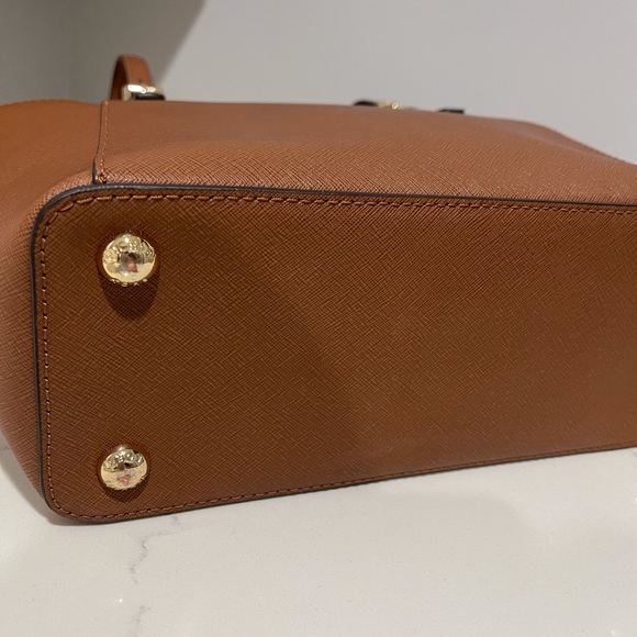 Michael Kors tote - Picture 5 of 9